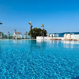 https://adelais-bay-hotel.protaras-cy-hotels.com