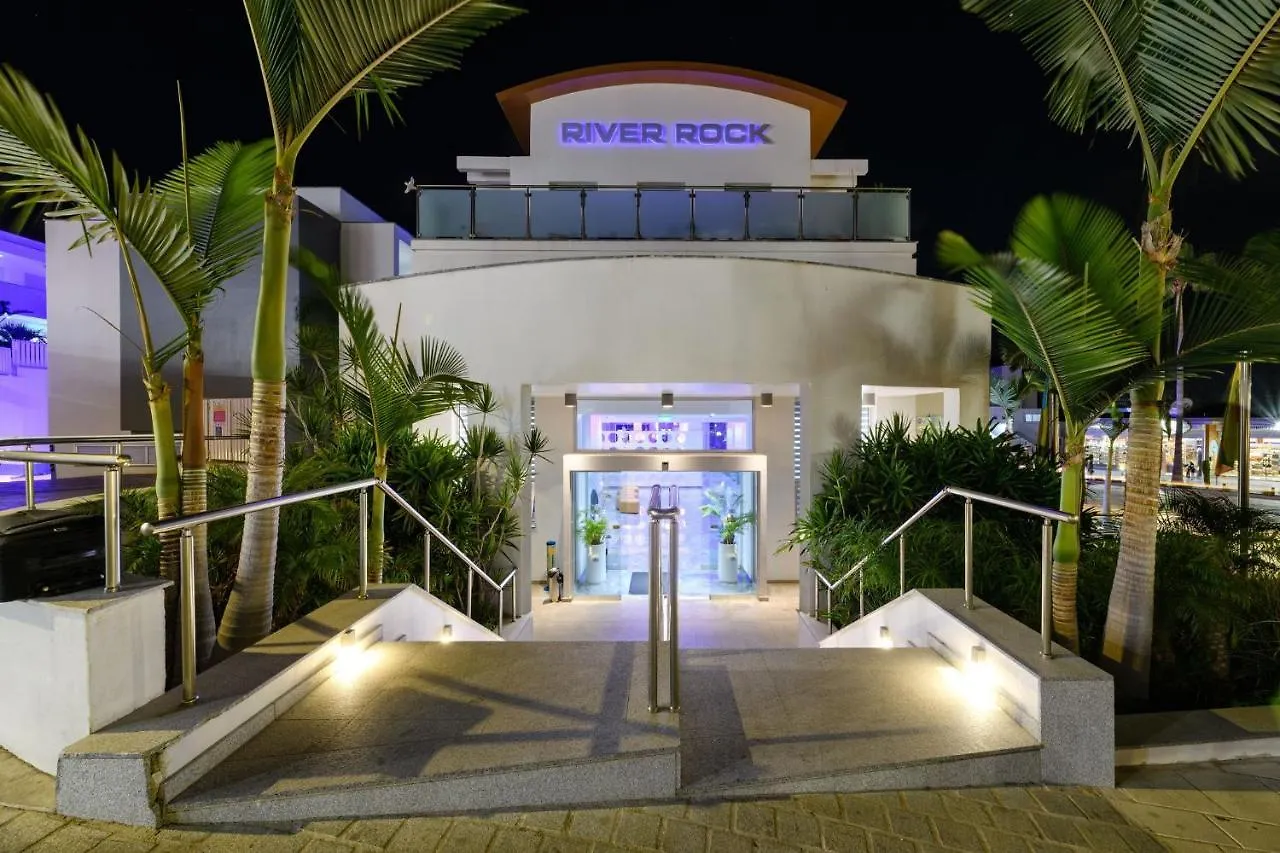 איה נאפה River Rock Hotel